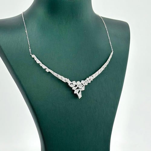 طقم تصميم الماس مّطعم بالباقييت ( 9.6 جرام - عيار...