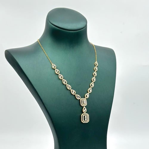 طقم على شكل مربعات ( 11.8 جرام - عيار 18 - SE00061...