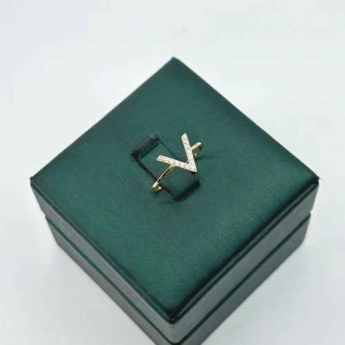 طقم ذهب ناعم تصميم الماس ( 2.2 جرام- عيار 18 - SE0...