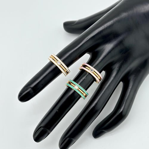 خاتم تصميم الماس مطعّم بالوان المينا ( 3.4 جرام -...