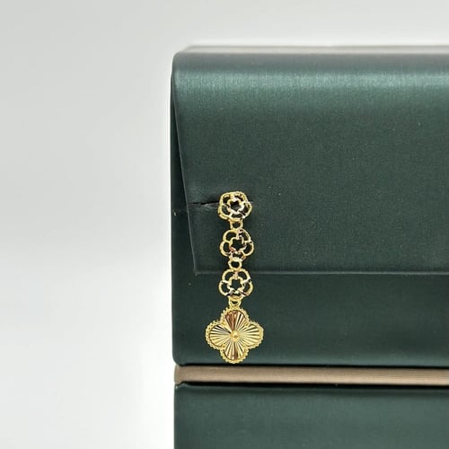 طقم كلاسيك على شكل ورود ( 11.7 جرام - عيار 21 - SE...