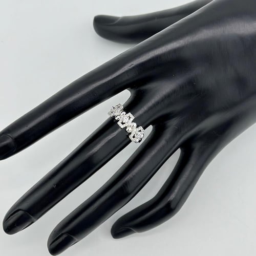 خاتم انيق تصميم الماس ( 2.3 جرام - عيار 18 - RI064...