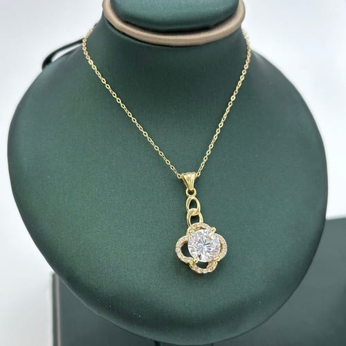 نصف طقم مّزين مع قصت سوليتير ( 11.8 جرام - عيار 18...