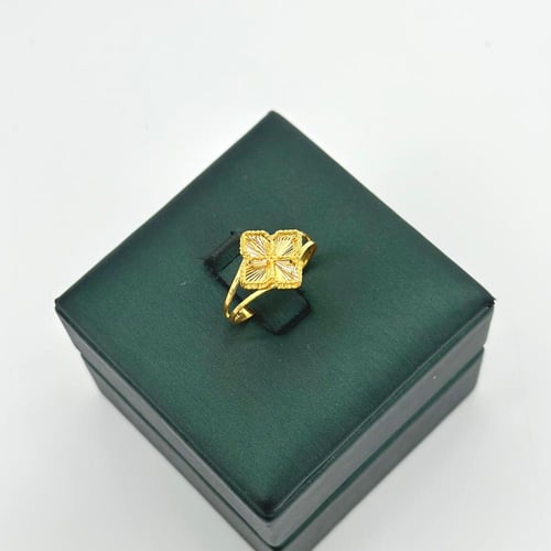 طقم ذهب على شكل وردة ( 9.1 جرام - عيار 21 - SE0045...