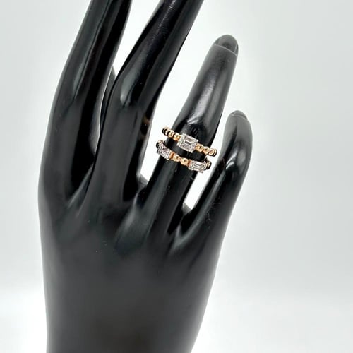 خاتم تصميم الماس مطعّم بقصات الباقييت ( 2.7 جرام -...