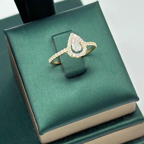 نصف طقم تصميم الماس على شكل دمعة ( 4.0 جرام - عيار...