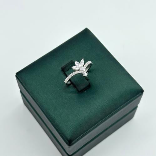 خاتم الوردة الحالمة ( 1.4 جرام - عيار 18 - RI0651...