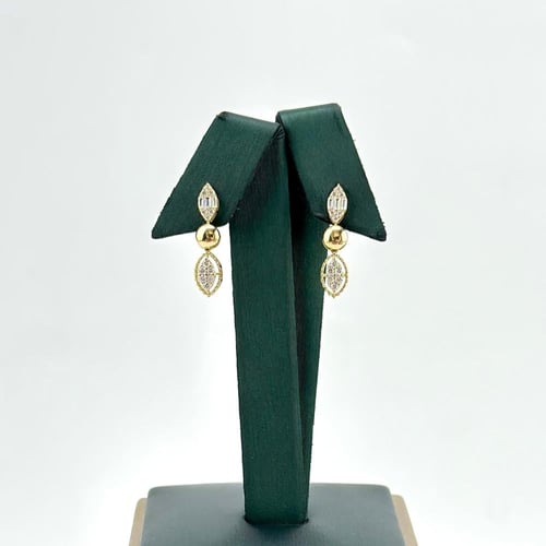 طقم ذهب تصميم الماس انيق و مميز ( 10.7 جرام - عيار...