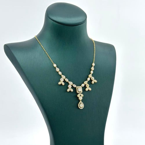 طقم ذهب مُطعَّم بقصات الماركيز ( 11.0 جرام - عيار1...