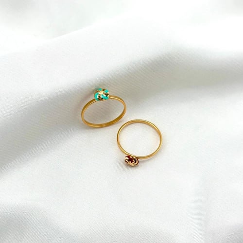 خاتم ناعم مّطعم بالالون الميناء ( 1.5 جرام - عيار...