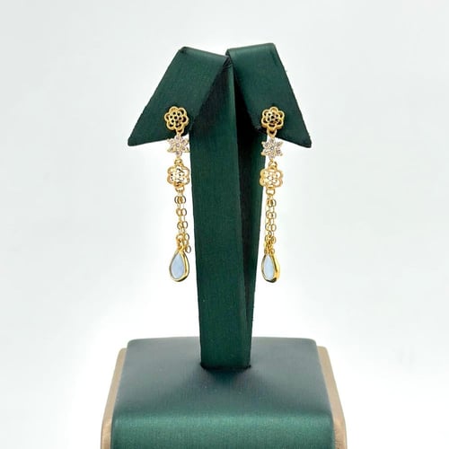 طقم الورود المزين بالدمعات ( 13.7 جرام - عيار 21 -...