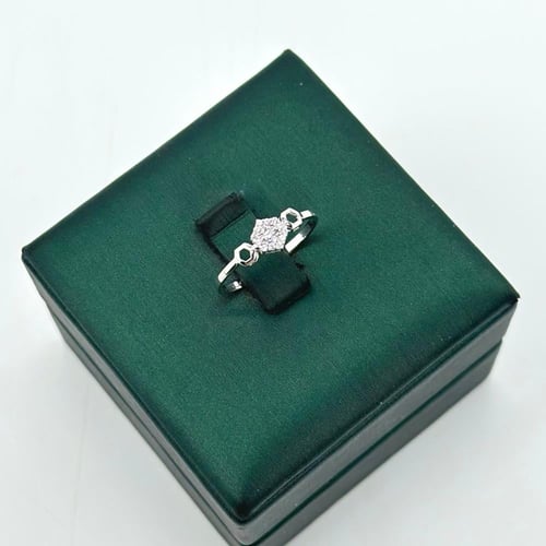 طقم الدمعة ذهب ابيض تصميم الماس ( 9.3 جرام - عيار...