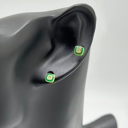 حلق ناعم ايطالي على شكل مربع ( 1.1 جرام - عيار 18...