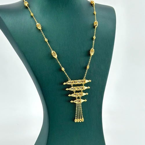 عقد طويل انيق باشكال هندسية ( 11.0 جرام - عيار 21...