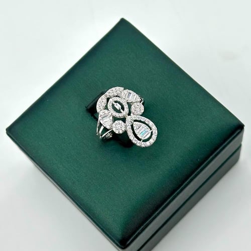 طقم ذهب ابيض طوق الدمعات بتصميم الماس (34.3 جرام-ع...