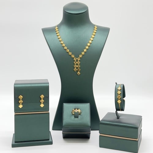 طقم على شكل ورود كلاسيك ( 13.0 جرام - عيار 21 - SE...