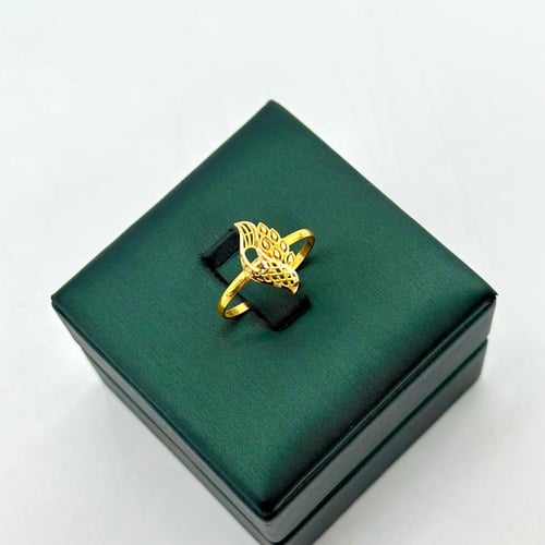 طقم ذهب على شكل أوراق الشجر ( 11.0 جرام - عيار 21...