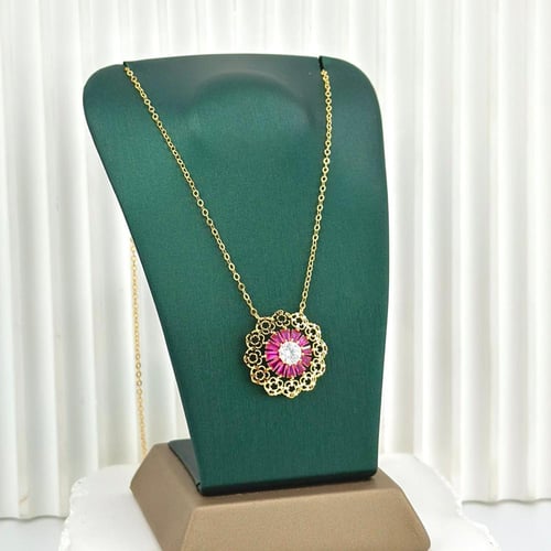 عقد وردة بحجر ملون ( 2.6 جرام - عيار 21 - NE0496 )