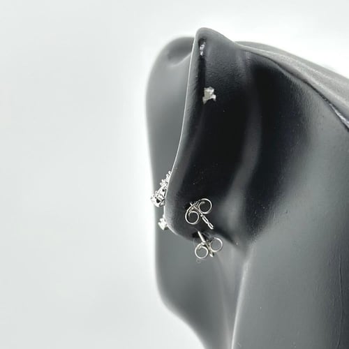 حلق ذهب وردة الباقيت ( 1.8 جرام- عيار 18 - EA0373...