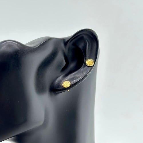 حلق ذهب دائري ناعم ( 0.9 جرام - عيار 21 - EA0057 )