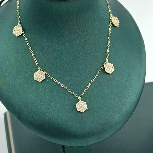 طقم ذهب اطفال تصميم الماس ( 1.8 جرام - عيار 18 - K...