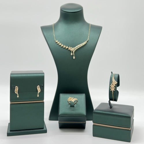 طقم تصميم الماس مّطعم بالسيغنتي ( 11.3 جرام - عيار...