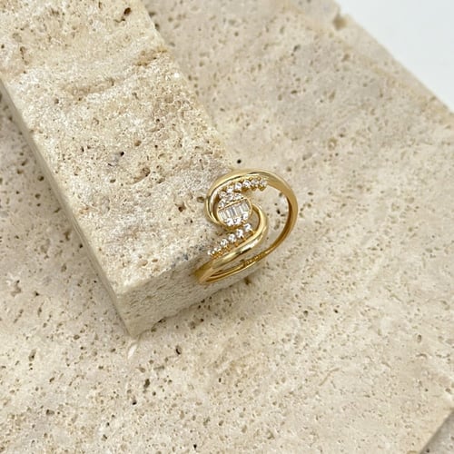 خاتم بتصميم أنيق و مميز ( 1.6 جرام - عيار 18 - RI0...