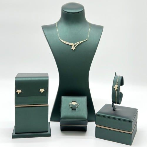 طقم تصميم الماس مّطعم بالسيغنتي ( 7.6 جرام - عيار...