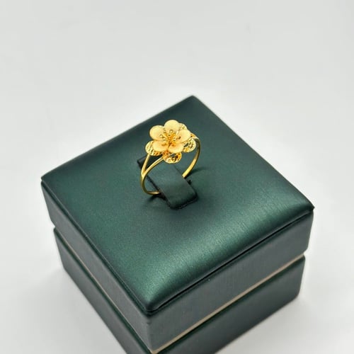 طقم انيق بشكل الوردة ( 14.6 جرام - عيار 21 - SE004...