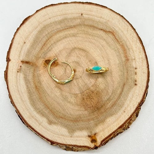 حلق ذهب ناعم إيطالي مع صدف ( 1.4 جرام - عيار 18 -...