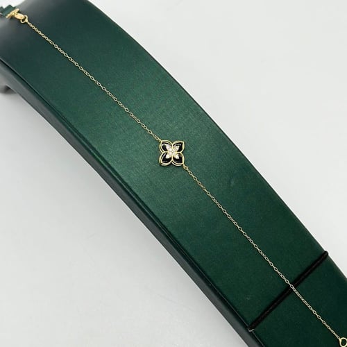 سوارة ناعمة وردة تصميم ايطالي ( 0.8 جرام - عيار 18...