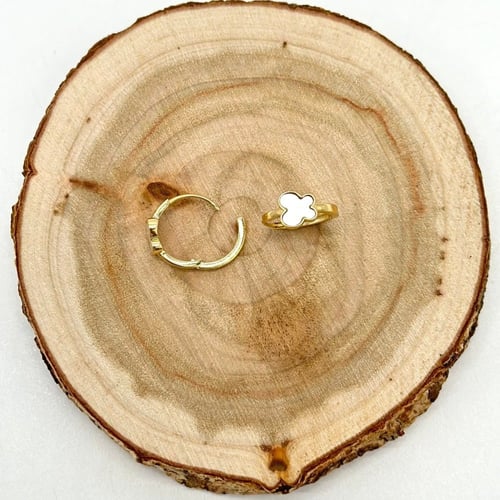 حلق ذهب ناعم إيطالي مع صدف ( 1.7 جرام - عيار 18 -...