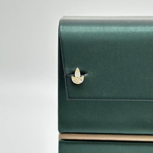 طقم تصميم الماس مّطعم بالسيغنتي ( 9.5 جرام - عيار...