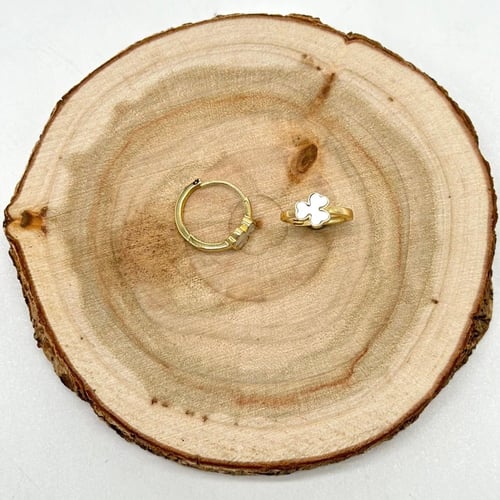 حلق ذهب ناعم إيطالي مع صدف ( 1.4 جرام - عيار 18 -...