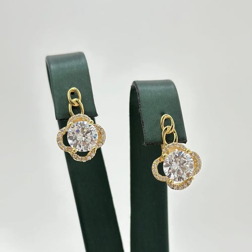 نصف طقم مّزين مع قصت سوليتير ( 11.8 جرام - عيار 18...