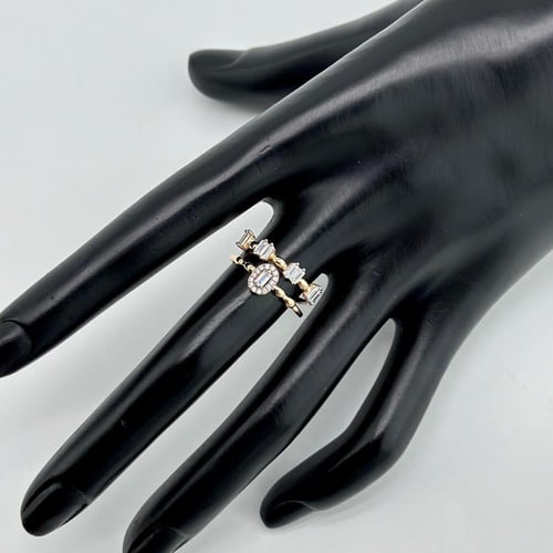 خاتم تصميم الماس مطعّم بقصات الباقييت (2.4 جرام -...