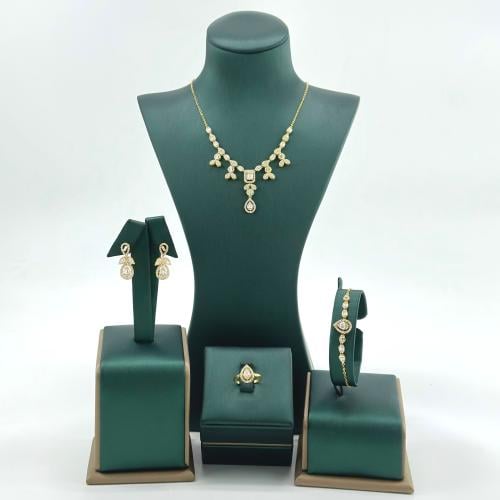 طقم ذهب مُطعَّم بقصات الماركيز ( 11.0 جرام - عيار1...