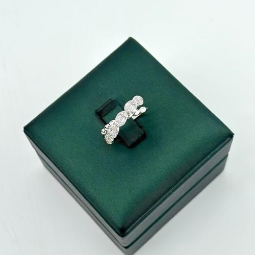 خاتم الأناقة ذهب مطعم بقصات الباقيت ( 1.9 جرام - ع...