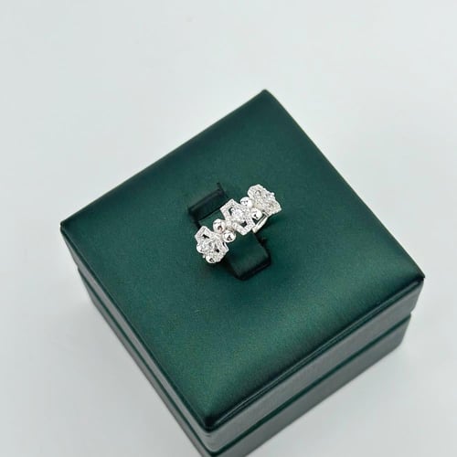 خاتم انيق تصميم الماس ( 2.3 جرام - عيار 18 - RI064...