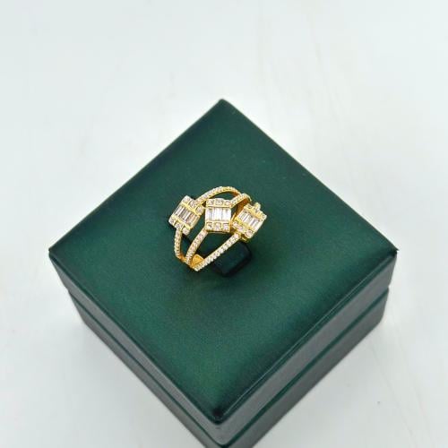 خاتم ذهب على شكل مربعات ثلاثية ( 4.4 جرام - عيار 1...