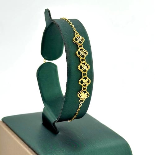 طقم ذهب بتصميم أنيق مصنوع بدقه فنيه ( 10.4 جرام -...