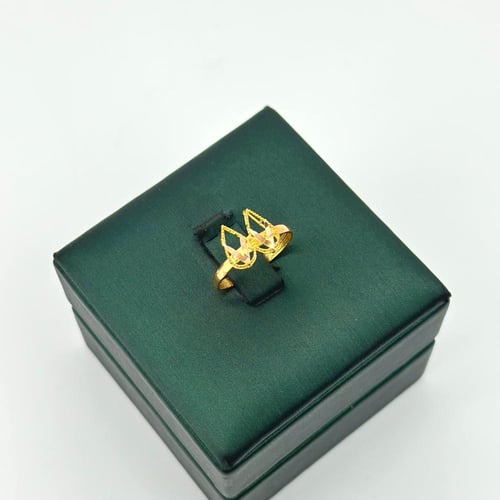 نصف طقم كلاسيك على شكل مربع ( 6.6 جرام - عيار 21 -...