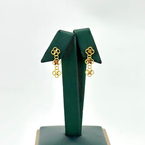 طقم ذهب ناعم بتصميم راقي و كلاسيك ( 8.6 جرام - عيا...