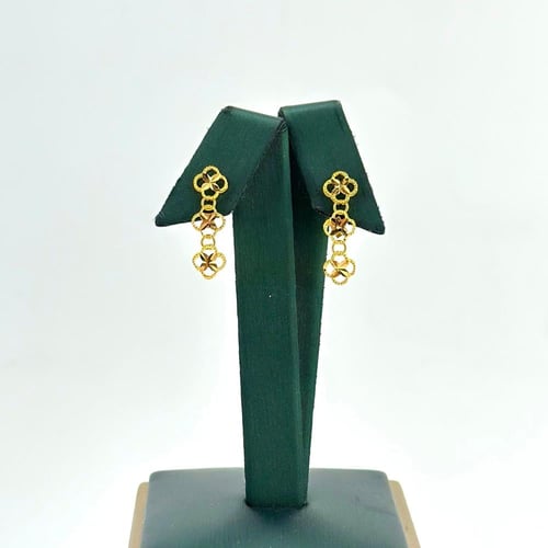 طقم ذهب بتصميم أنيق مصنوع بدقه فنيه ( 10.4 جرام -...