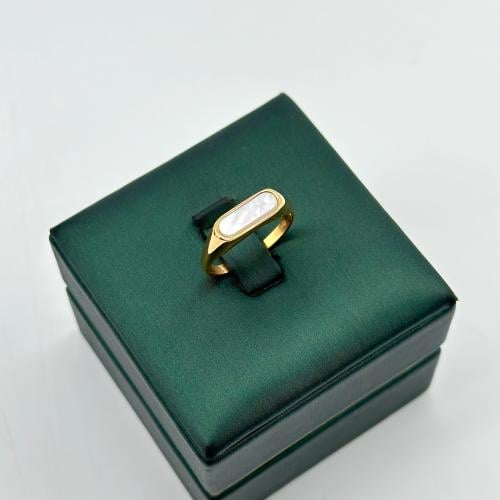 خاتم بتصميم ايطالي مطعّم بلون صدفي ( 2.4 جرام - عي...