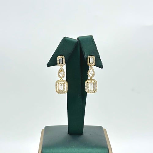 طقم على شكل مربعات ( 11.8 جرام - عيار 18 - SE00061...