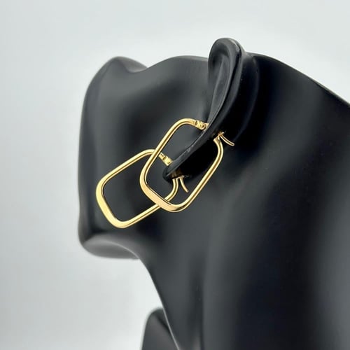 حلق ناعم مستطيل - تصميم ايطالي ( 3.3 جرام - عيار 2...