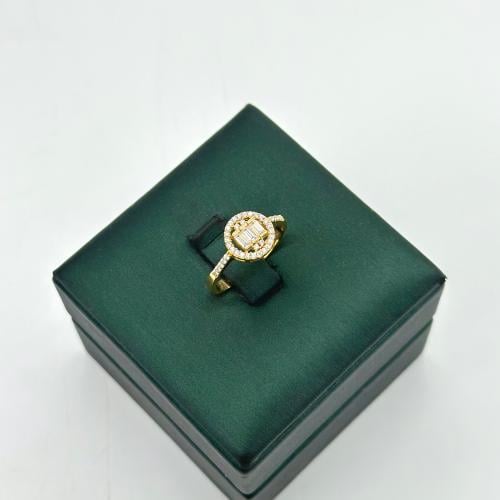 خاتم ذهب دائري مّطعم بزركون ( 2.6 جرام - عيار 18 -...