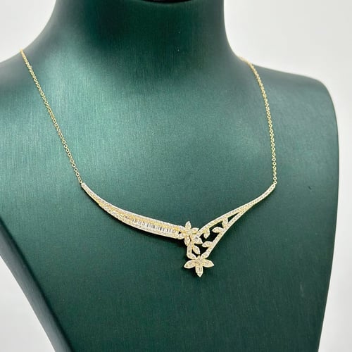 طقم تصميم الماس مّطعم بالسيغنتي ( 7.6 جرام - عيار...