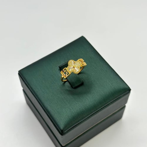 طقم على شكل ورود و مربعات ( 14.9 جرام - عيار 21 -...